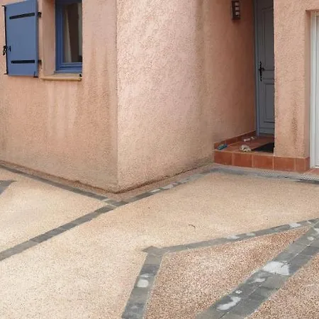 Dom wakacyjny Mes Maisons A La Pinede